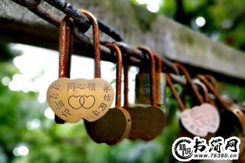 描写旅游的句子 描写旅游景色的句子