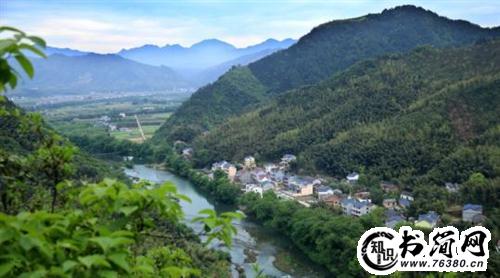 描写河堤的句子