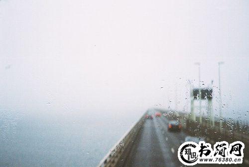 关于女孩外貌的句子 描写小女孩外貌的句子