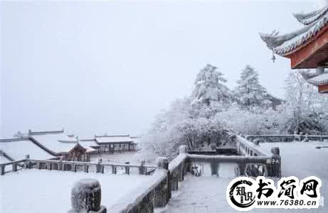 描写雪景的句子_描写雪景的句子10字